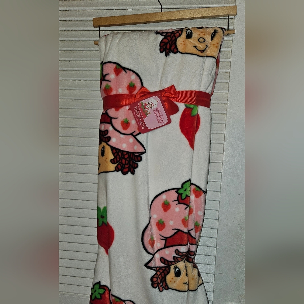 Strawberry Shortcake Throw